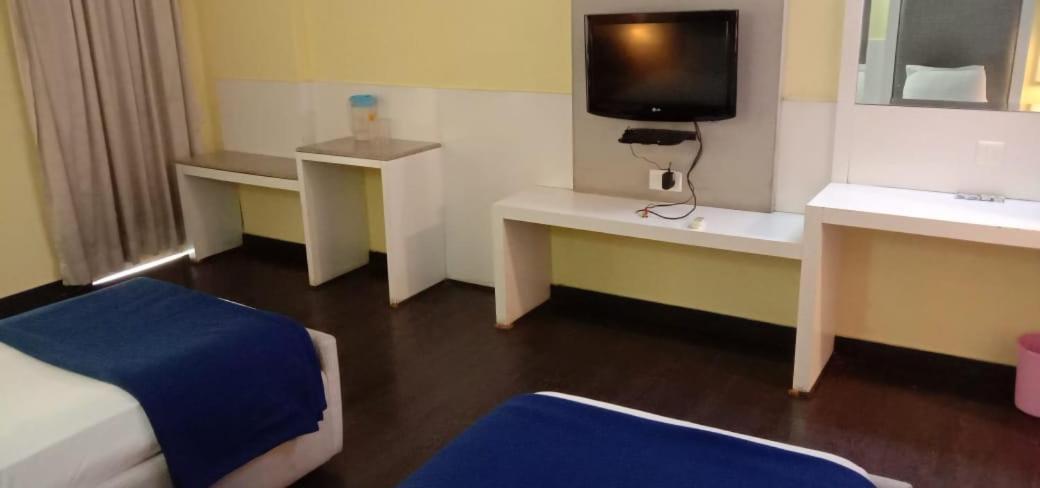 Hotel Jaya International Haïdarabad Extérieur photo